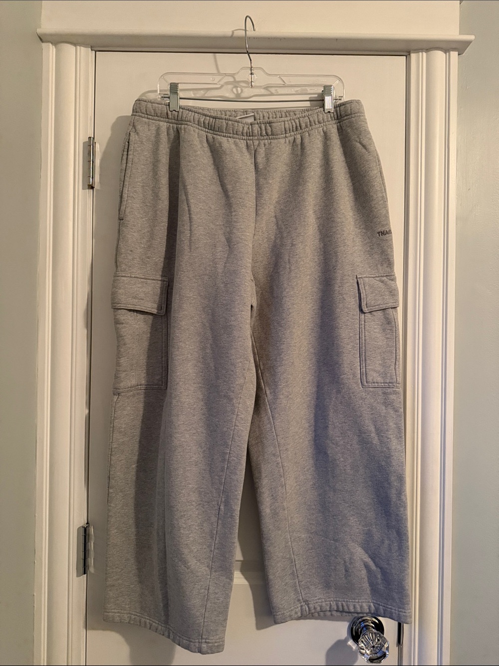 Aritzia Womans XL Gray Cargo Sweatpants - Casual Comfort